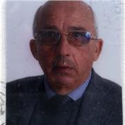 Laureato in Matematica, offre lezioni di Matematica generale, Matematica finanziaria, Calcolo delle probabilità, Statistica